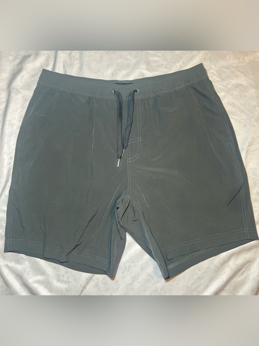 Quince Men’s Performance Tech Shorts with Inner Lining, Olive, Medium